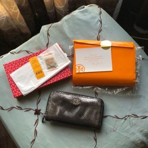 Tory Burch Metallic snake print Continental wallet
